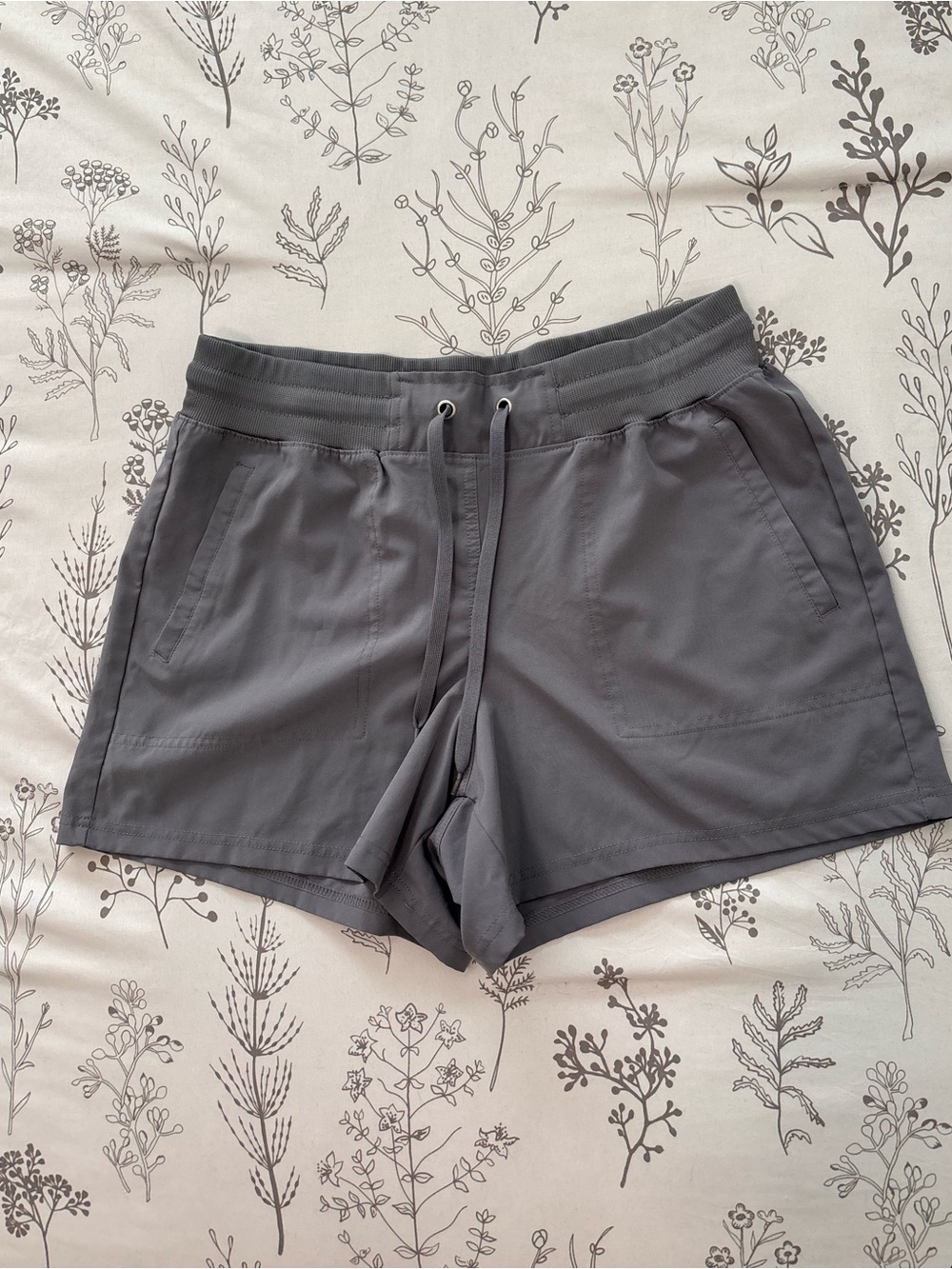 Women’s activewear shorts